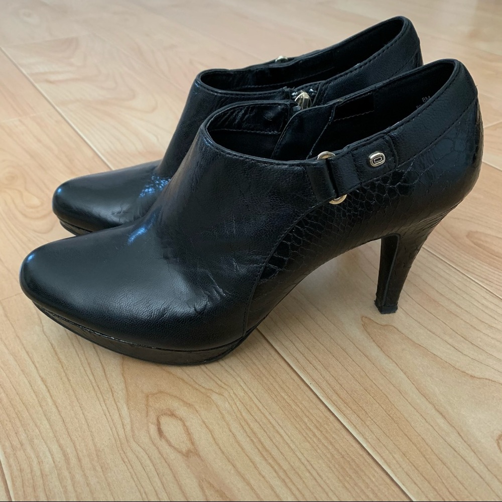 Bandolino Cassion Leather Ankle Booties